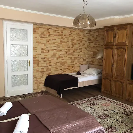 Renata Vendeghaz 3* Eğri